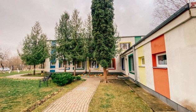 Есть ли необходимость в служебных поездках за границу?