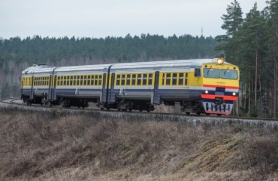 ���� ������ Pasažieru vilciens ���� �� ����������, �� ����� 15 ������ ��� ����� ����������