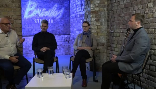 De facto: ����� �����-��������� ��������� � ����� �������