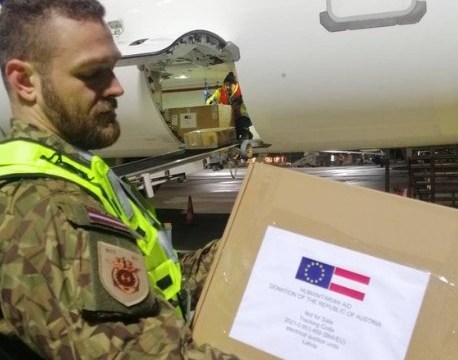 Латвия получила от Австрии медоборудование для лечения Covid-пациентов