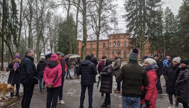 Руководство города и глава Минблага встретились с жителями Межциемса