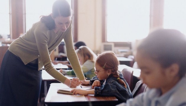 В Латвии острый дефицит учителей: в Даугавпилсе не хватает 56 преподавателей