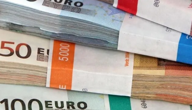 Долг Латвии к 2022 году - по 15 тысяч евро на жителя