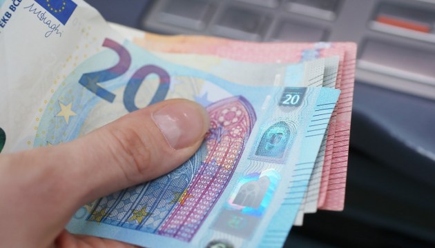 Кому выплачивается пенсия умершего человека?