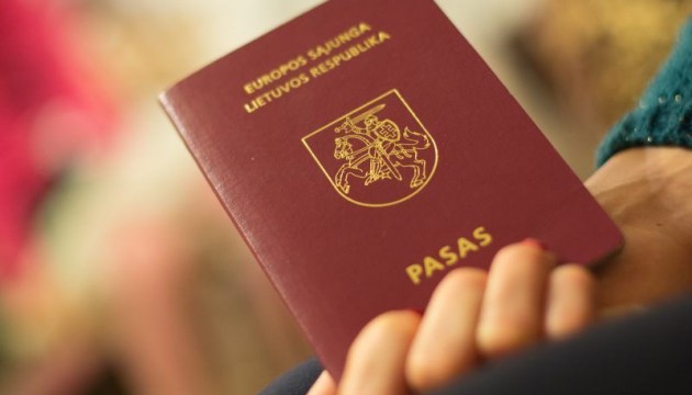 Литва разрешила оригинальное написание имен и фамилий в документах, удостоверяющих личность