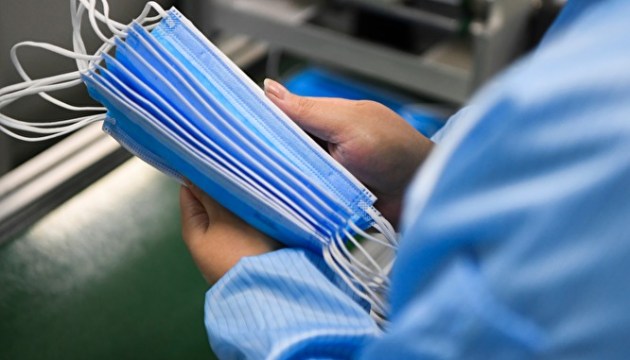 На что следует обратить внимание при покупке медицинской маски или респиратора?