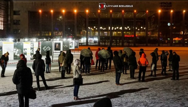 Латвия теряет 47 человек ежедневно: пандемия ускорила вымирание
