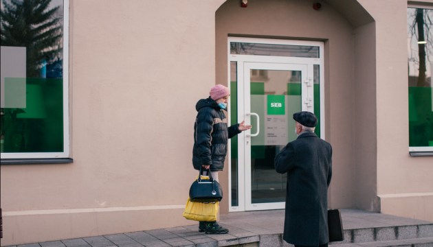 Где после 1 апреля планируют оставить требования к ношению маскок?