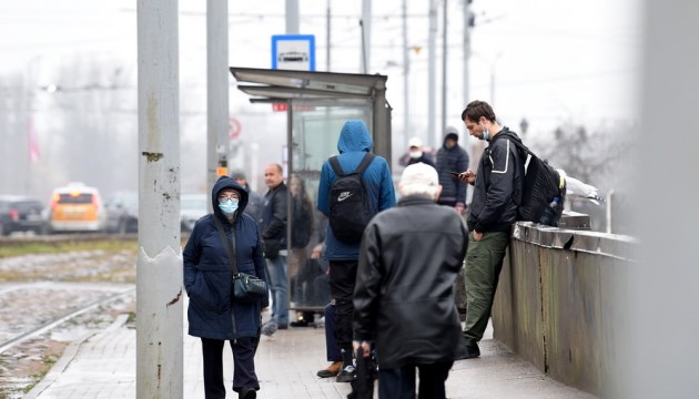 С понедельника в Литве отменяется обязательное ношение масок