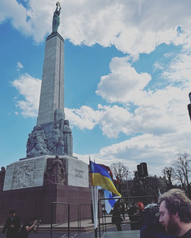 В Риге проходит митинг движения «Русский голос против войны»