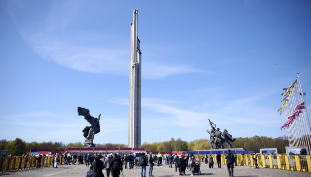 ������� ���� ������������� �� ���� ��������� � ����������