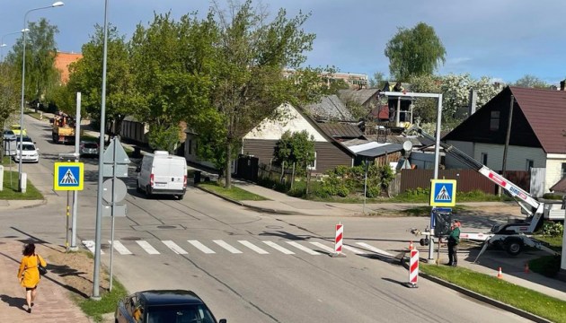 Фотофакт: в городе появился еще один освещенный переход