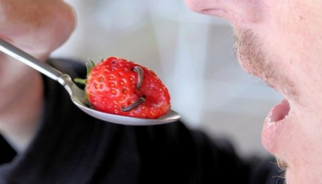 «Чуть не купила клубнику с “сюрпризом”...»