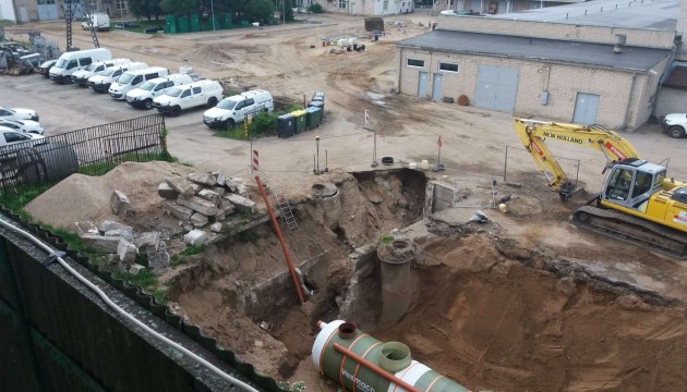 Что за бочку установили под окнами? Нужно ли бояться?