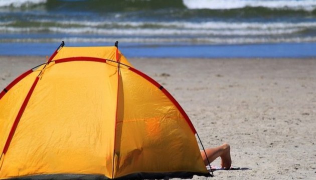 Установили палатку в дюнах? За это может грозить штраф почти в 1500 евро