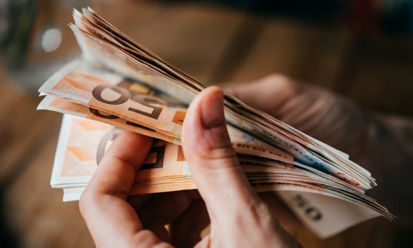 Минфин: начался резкий спад в экономике Латвии