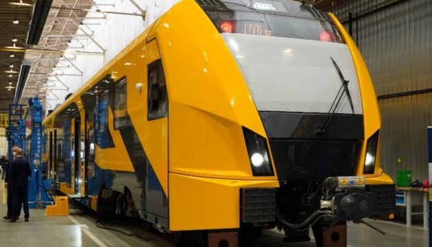 Приглашают за год освоить управление новыми электропоездами
