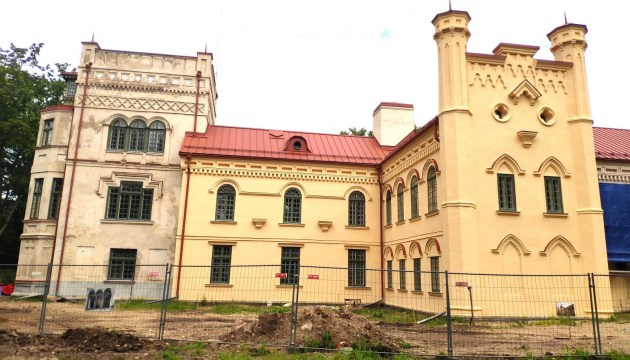 Прейльский замок станет желтым