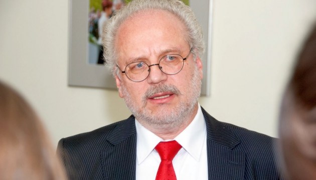 Президент: латвийцы стали более патриотичными, но "часть русского общества нелояльна к государству"