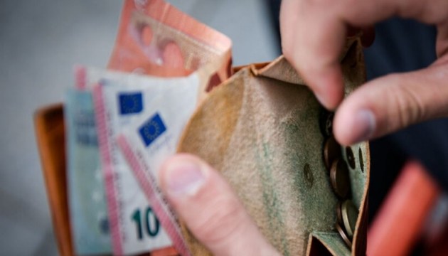 Российским пенсионерам в Эстонии не выплатили пенсии