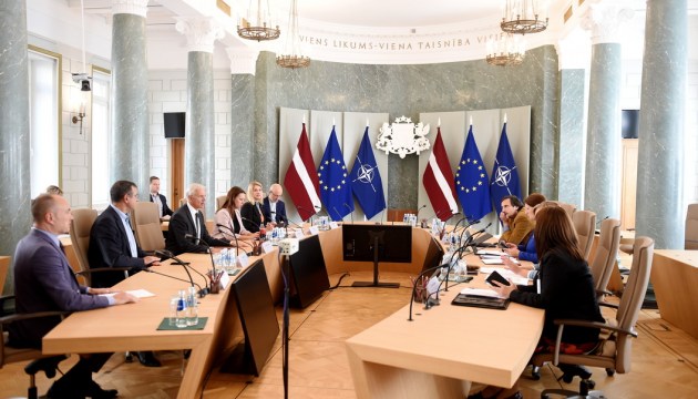 Кабмин примет решение о разработке графика оплаты труда учителей на 2023-2025 годы