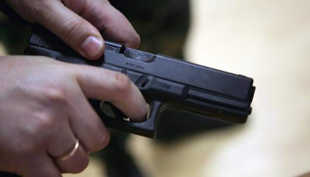 Нелояльным к Латвии лицам запретят выдавать разрешение на оружие, у неграждан – аннулируют лицензии