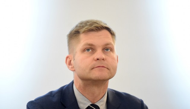 Распоряжение министра: в учреждениях Минблага - только на латышском языке