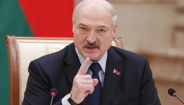 Лукашенко ввел запрет на повышение цен в Беларуси