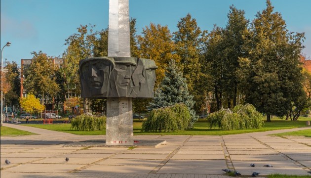 Конституционный суд повторно предписал Даугавпилсу демонтировать памятники