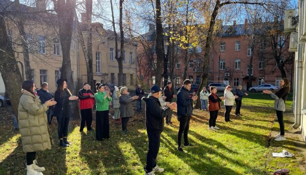Визит в инвалидное общество: гимнастика, занятия и теплое общение