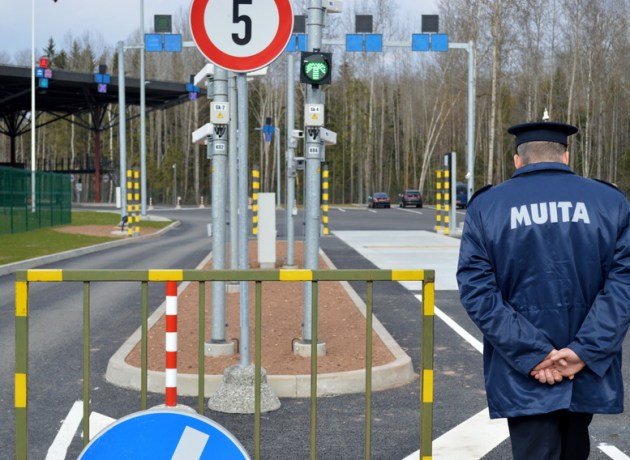 По подозрению во взяточничестве задержаны 15 таможенников