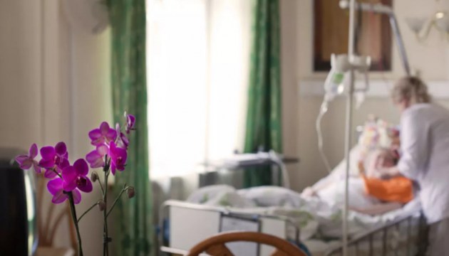 Собирают подписи за получение оплачиваемой государством помощи в хосписе на последнем этапе жизни