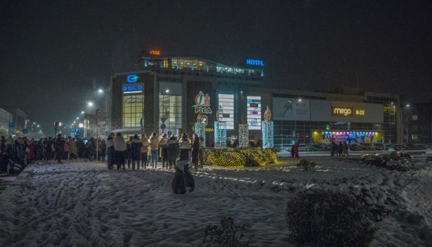 Фотофакт: зажглась первая свеча Адвента