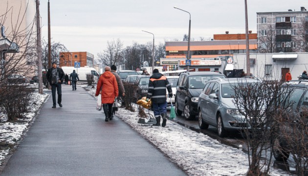 Городские коммунальные службы предупреждают о сильном обледенении