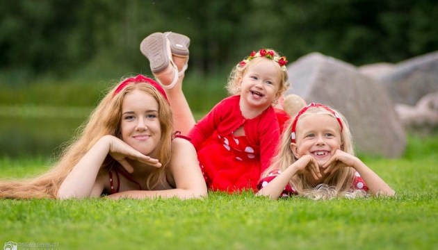 На лечение 2-летней даугавпилчанки Паулы собрано 14 тысяч евро. Cемья благодарит всех, кто помог