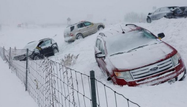 Из-за снежной бури в США люди застряли в своих домах, жертвами стали более 50 человек