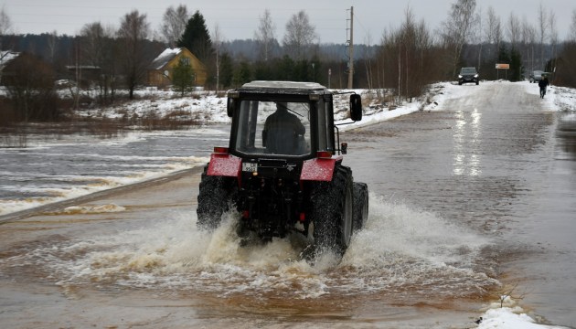 Уровень воды в Даугаве возле Екабпилса продолжает повышаться и приближается к красной отметке