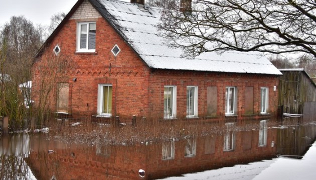 Пострадавшим от наводнения в Екабпилсе выплатят пособие до 1240 евро