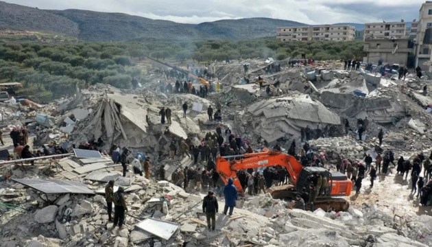Последствия землетрясения века: свыше 9 тыс. погибших в Турции и 2,5 тыс. - в Сирии