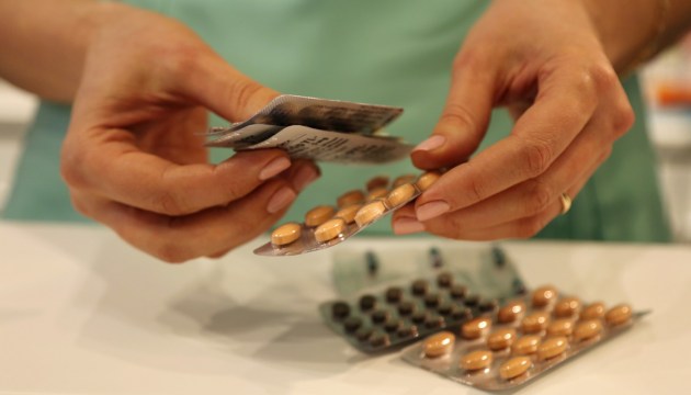 Ищут возможности сделать рецептурные препараты дешевле