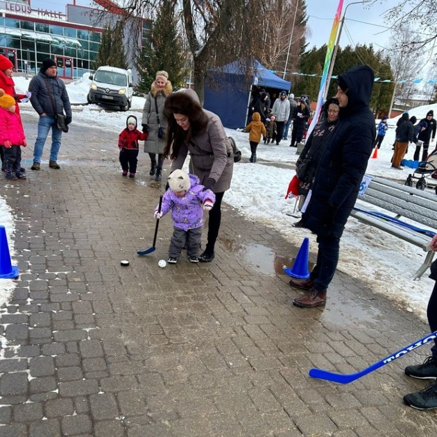 Весело и спортивно: в Центральном парке прошел День снега