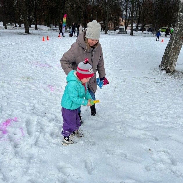 Весело и спортивно: в Центральном парке прошел День снега