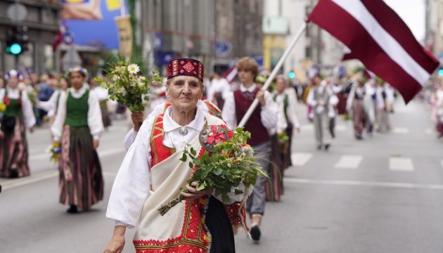 � ���� ������ ������� ���������� XXVII �������������� ��������� ����� � XVII ��������� ����� (+����)