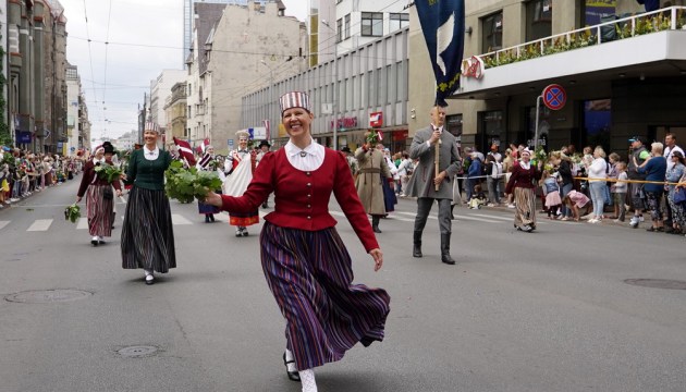 � ���� ������ ������� ���������� XXVII �������������� ��������� ����� � XVII ��������� ����� (+����)