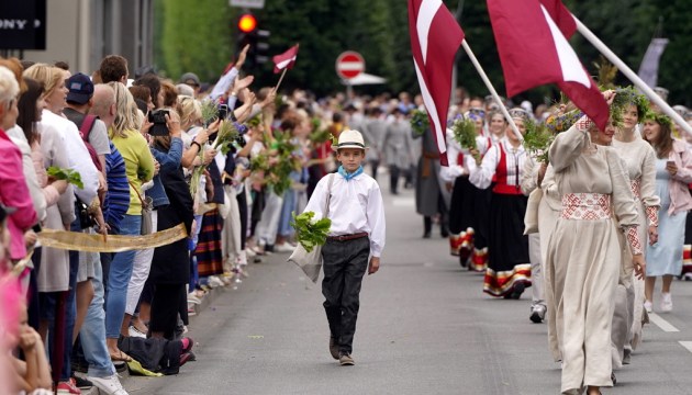 � ���� ������ ������� ���������� XXVII �������������� ��������� ����� � XVII ��������� ����� (+����)