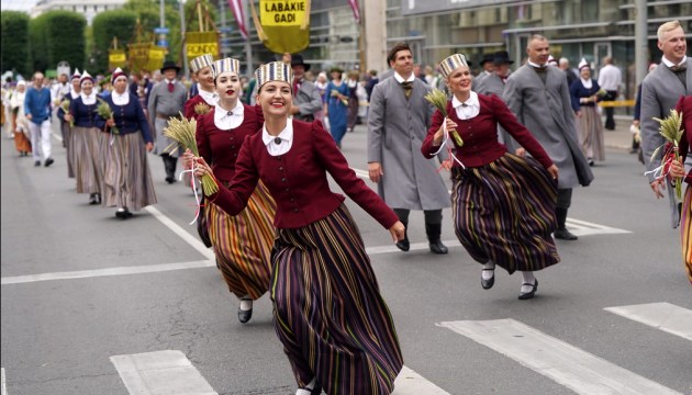 � ���� ������ ������� ���������� XXVII �������������� ��������� ����� � XVII ��������� ����� (+����)