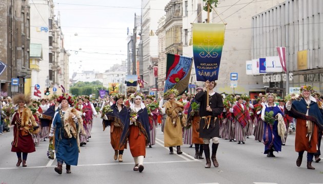 � ���� ������ ������� ���������� XXVII �������������� ��������� ����� � XVII ��������� ����� (+����)