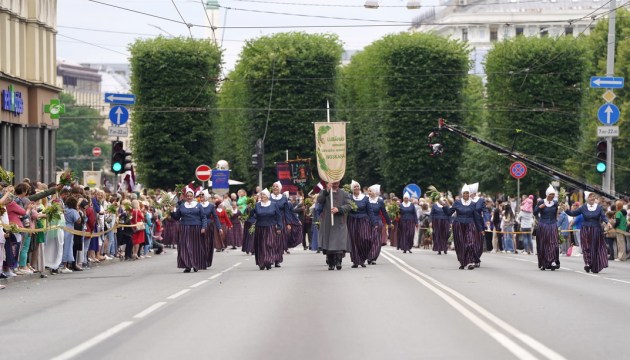 � ���� ������ ������� ���������� XXVII �������������� ��������� ����� � XVII ��������� ����� (+����)