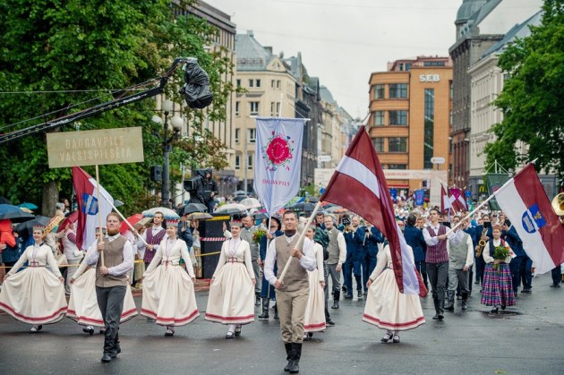 ����� ������������ ������� ������� � ����������� ������� ��������� ����� � ����� (����)