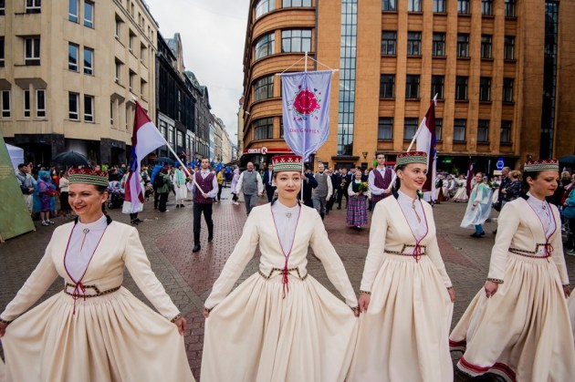 ����� ������������ ������� ������� � ����������� ������� ��������� ����� � ����� (����)